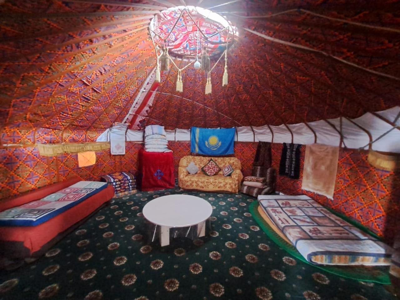 Bakytzhan Hotel Kurmenty Extérieur photo